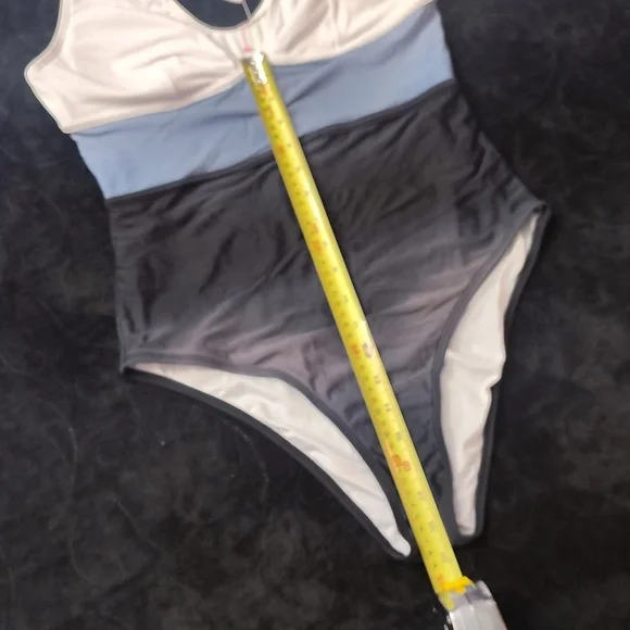 Colorblock One-Piece Swimsuit CUPSHE SWIMWEAR ONE-PIECE - Picture 7 of 13